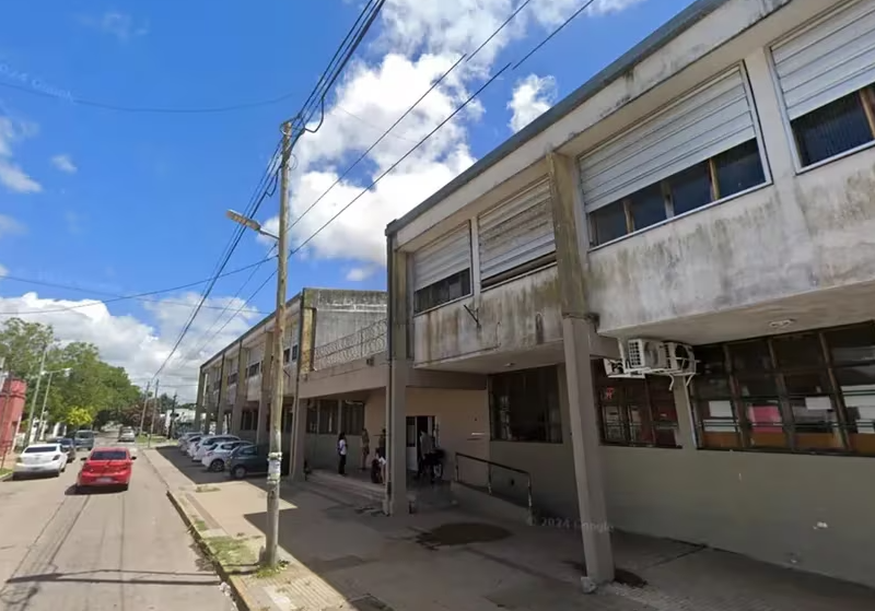 ROBO ARMA COLEGIO.png