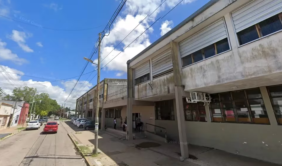 ROBO ARMA COLEGIO.png