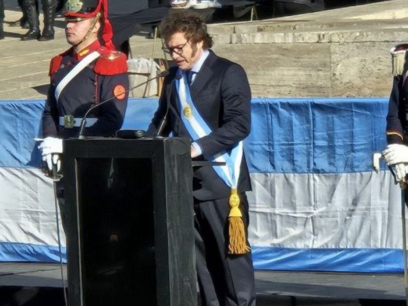 milei rosario hoy.jpg