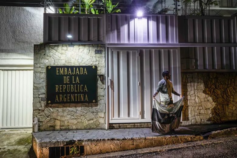 EMBAJADA.jpg