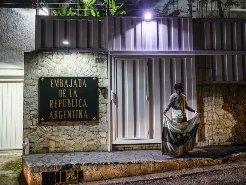 EMBAJADA.jpg