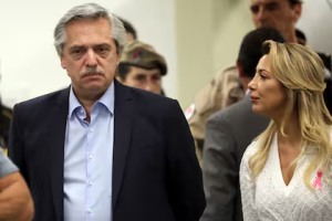alberto-fernandez-y-fabiola-U32XS42SNBCVTENFTV3SNG75VA.png
