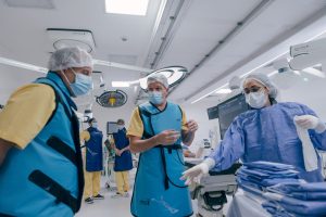 MEDICOS.jpg