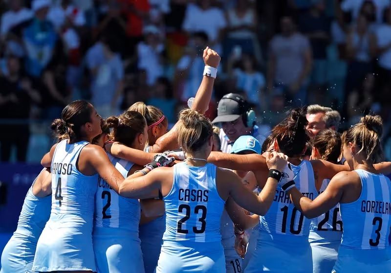 LAS LEONAS.jpg