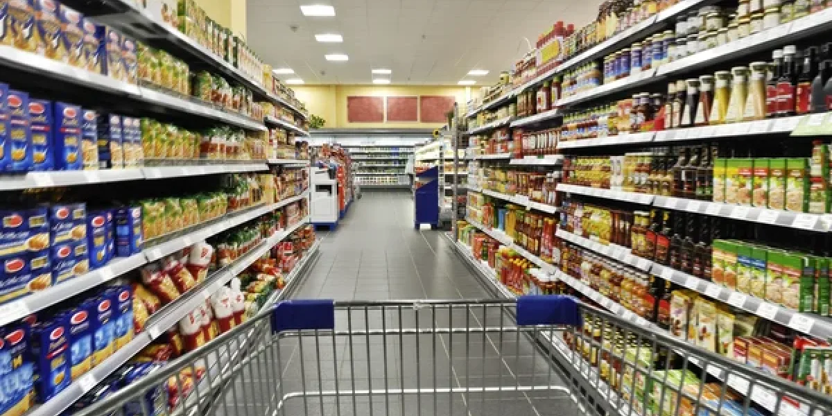 depositphotos_84205586-stock-photo-shopping-cart-in-a-supermarket.jpg