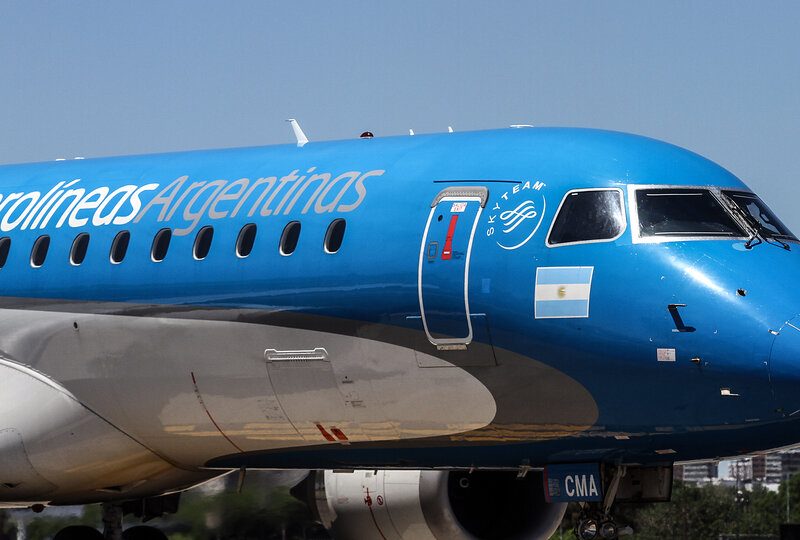 833671-aerolineas-camps.jpg