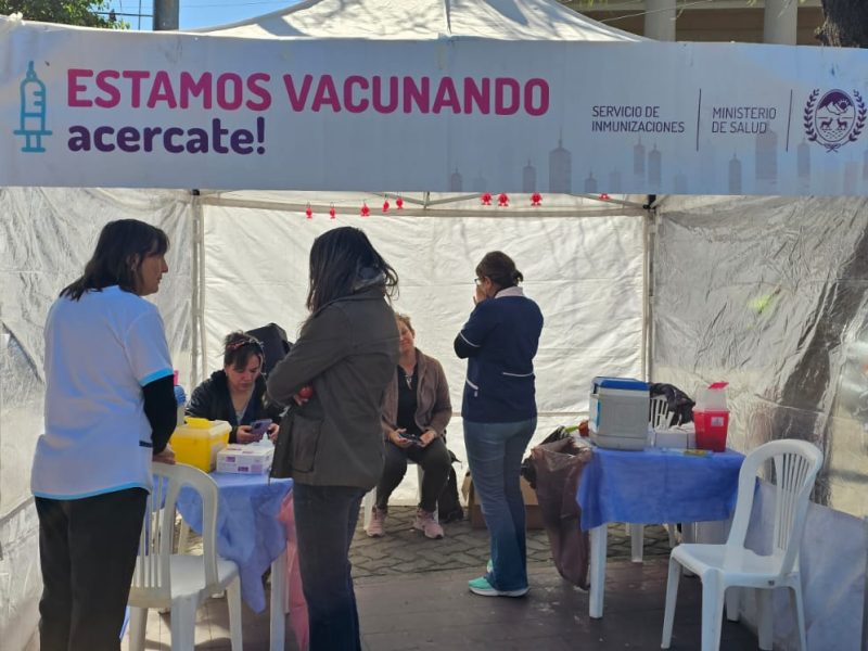 STAND-DE-VACUNACION.jpeg