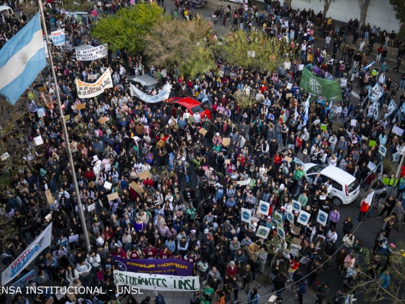 20241002-Marcha-federal-universitaria-en-defensa-de-la-educación-pública-36.jpg