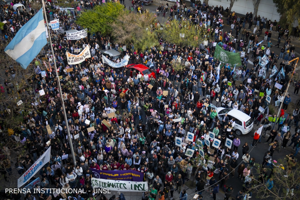 20241002-Marcha-federal-universitaria-en-defensa-de-la-educación-pública-36.jpg