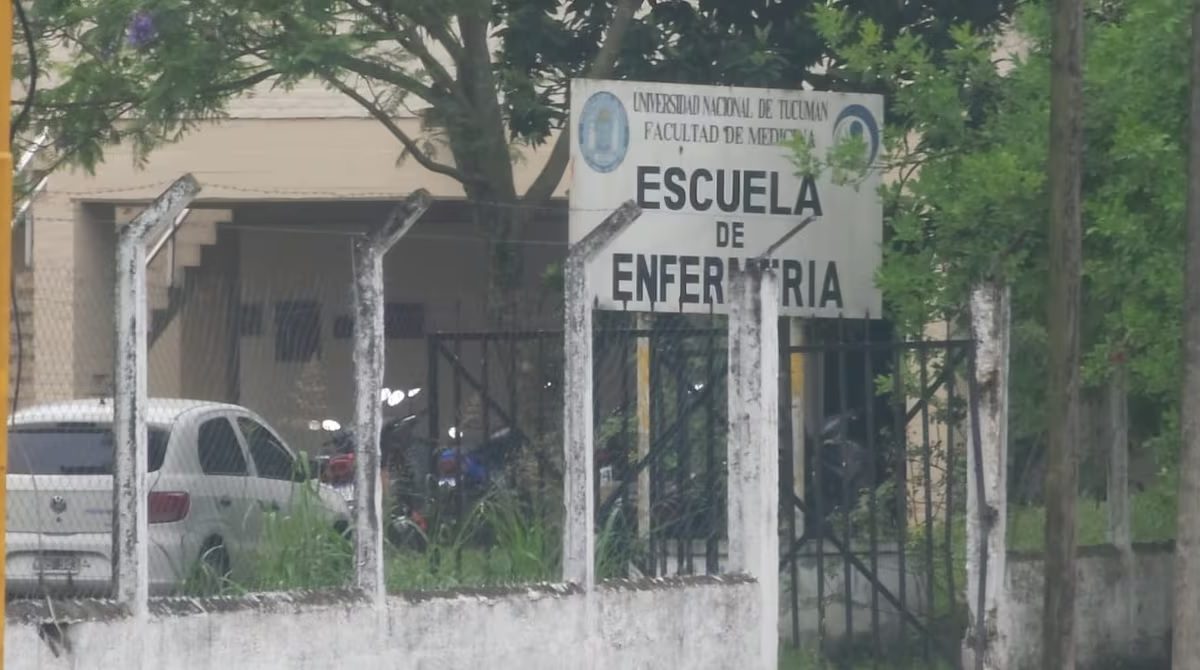 ESCUELA DE ENFEMERÍA.jpg
