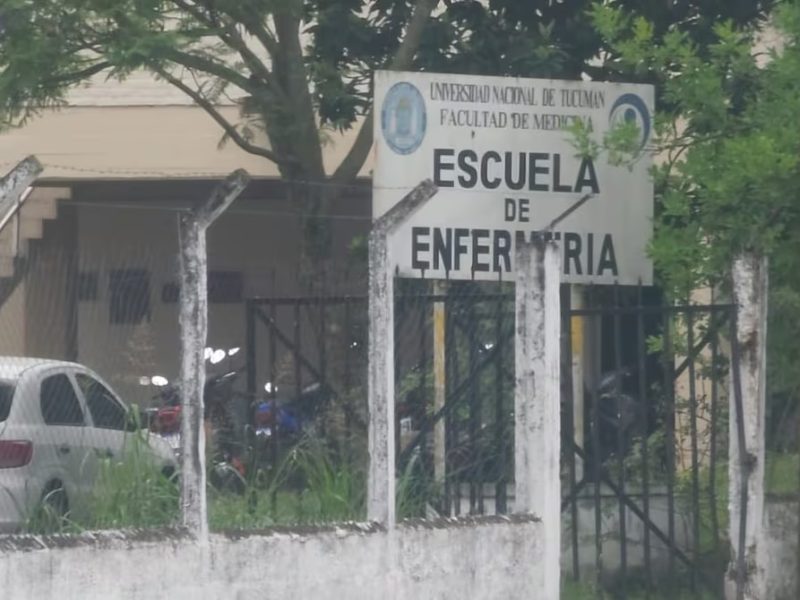 ESCUELA DE ENFEMERÍA.jpg