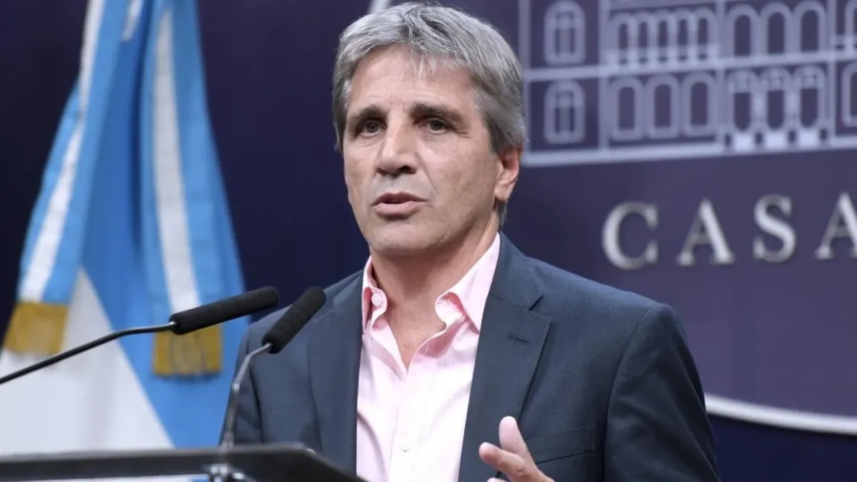 LUIS CAPUTO.jpg
