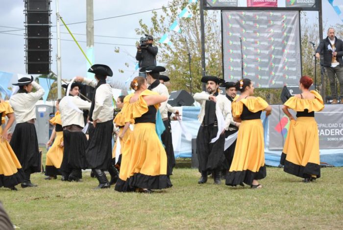 13ª-Fiesta-del-Guiso-Carrero-y-el-Pastel-700x469.jpg