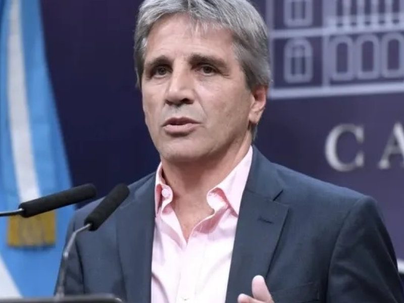LUIS CAPUTO.jpg