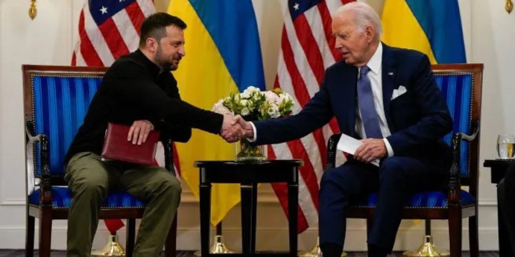 zelenski-y-bidenjpg.jpg