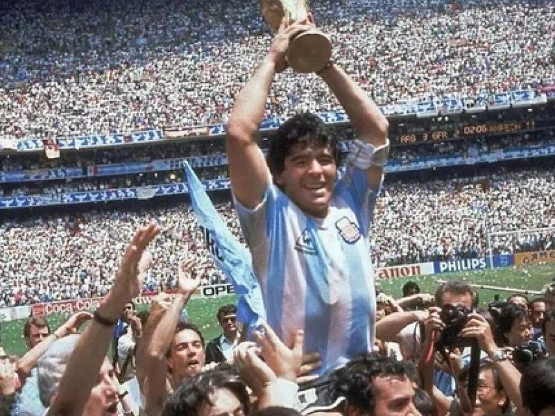 MARADONA1.jpg