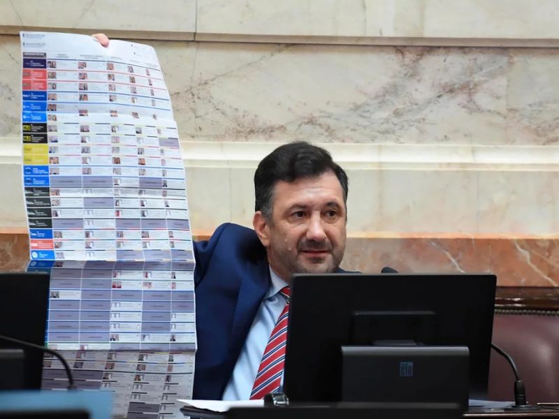 SENADOR.jpg