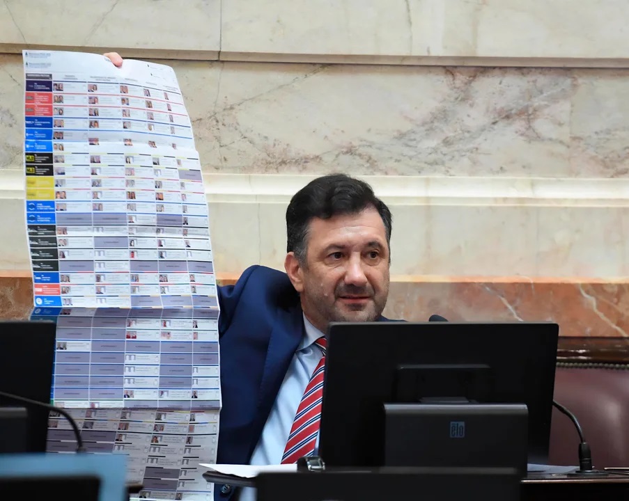 SENADOR.jpg