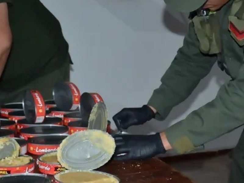 LATAS DE ATÚN.jpg