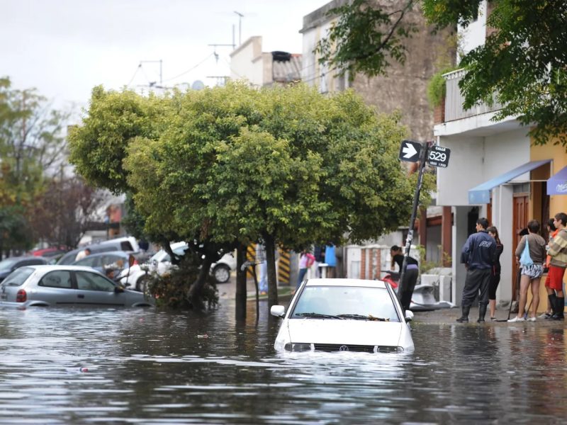 INUNDACIÓN LA PLATA.jpg