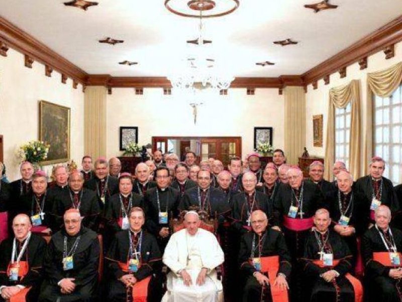nota-1504914-santo-padre-recibe-celam-843866.jpg