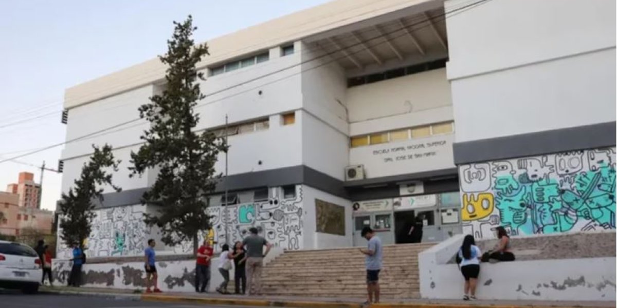 escuela neuquen.JPG