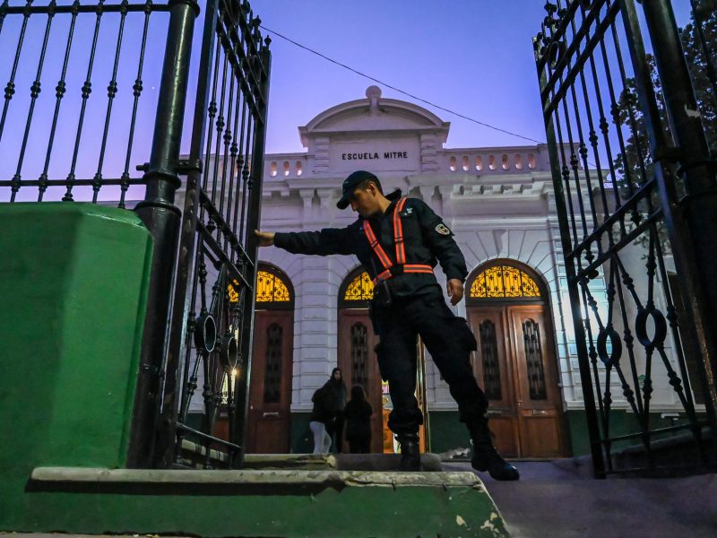 escuela}.jpg