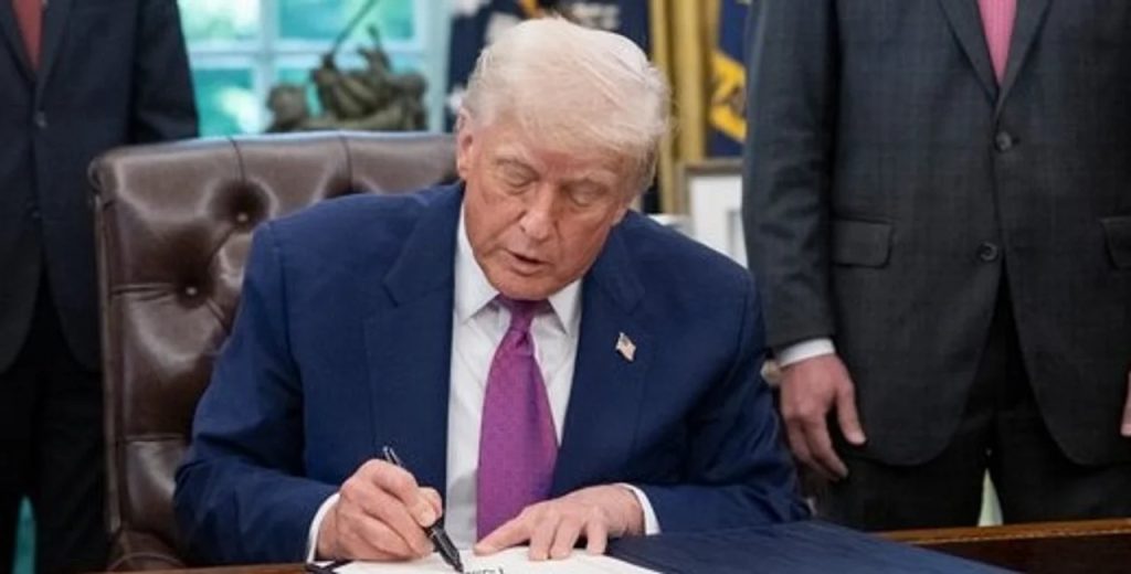 DONALD TRUMP.jpg
