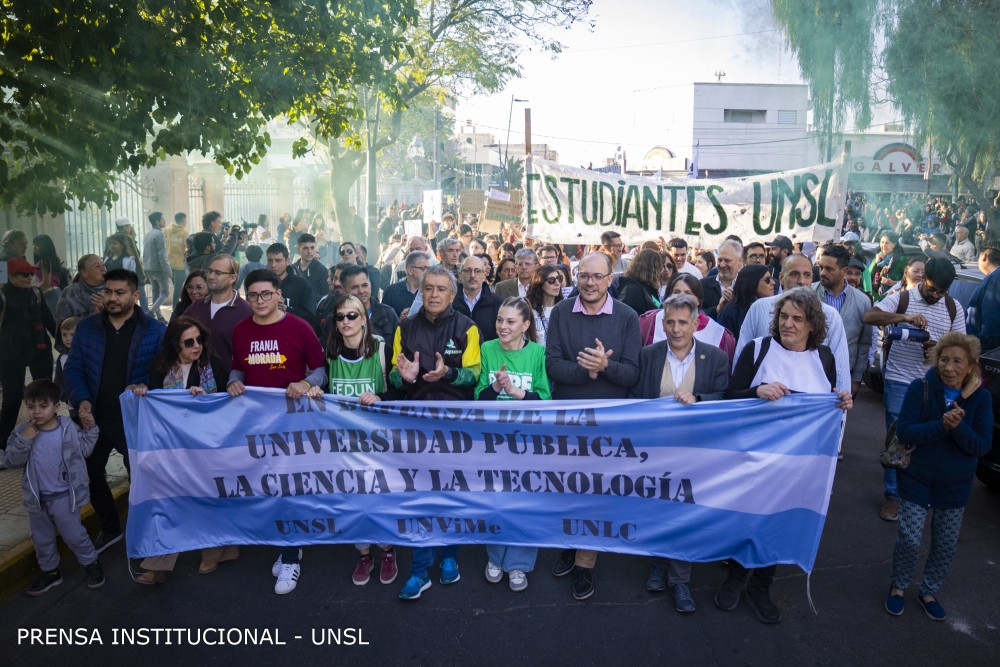20241002-Marcha-federal-universitaria-en-defensa-de-la-educación-pública-3.jpg