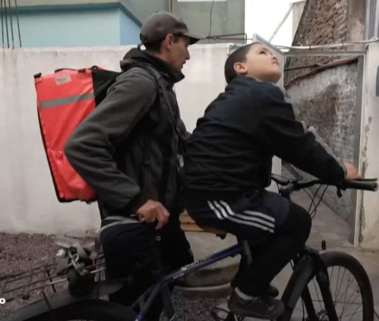 ruben y su hijo.JPG