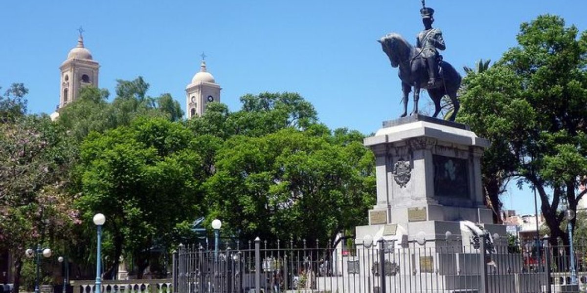 plaza pringles san luis.jpg