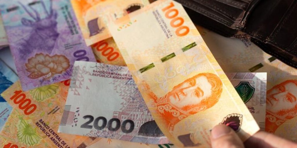 en-octubre-los-trabajadores-con-sueldos-mensuales-brutos-menores-al-equivalente-a-15-salarios-minimos-no-estaran-alcanzados-por-el-impuesto-a-las-gana