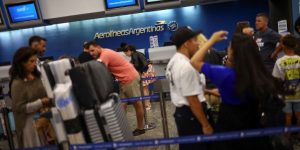 aerolineas-azafata.JPG