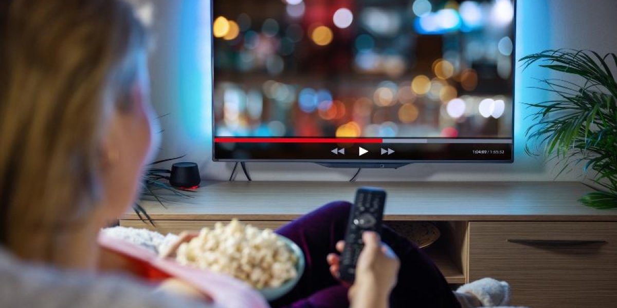 mulher-jovem-tv-televisao-streaming-pipoca-lazer-smart-1670521053946_v2_900x506.jpg