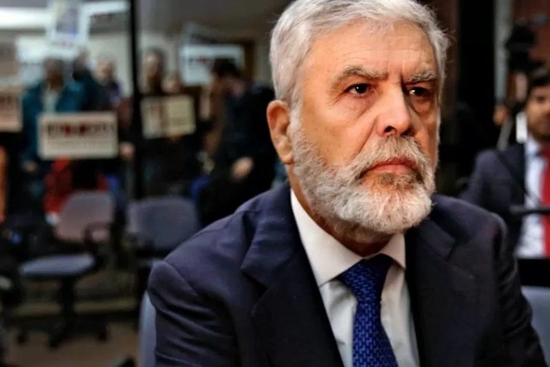 JULIO DE VIDO.jpg