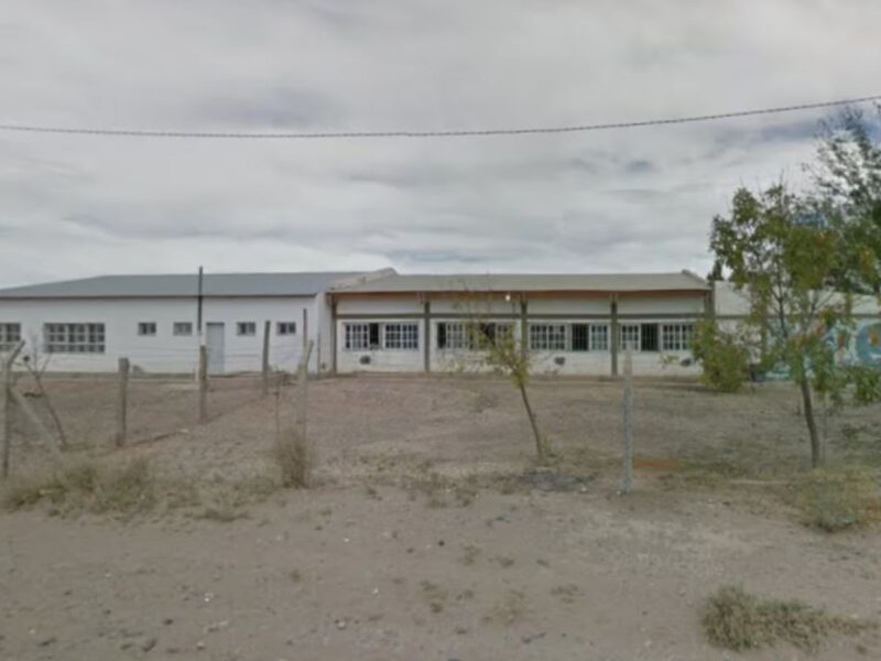 escuela de rio negro.JPG