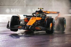 251122-F1-Norris-pole.jpg