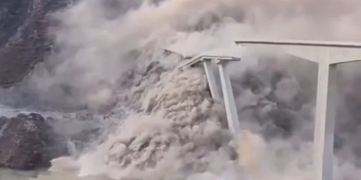 PUENTE CHINA.jpg