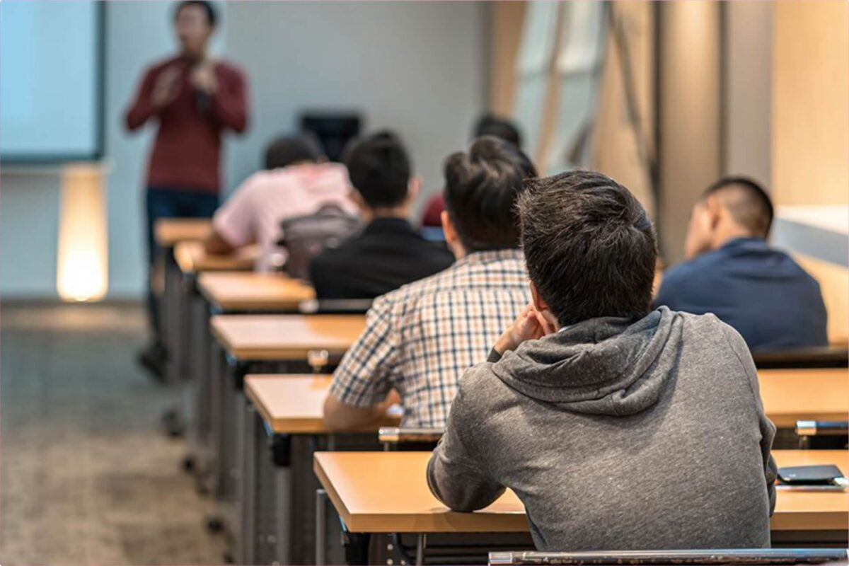 estudiantes-universitarios-profesores-universidades-Francisco-Diaz.jpg