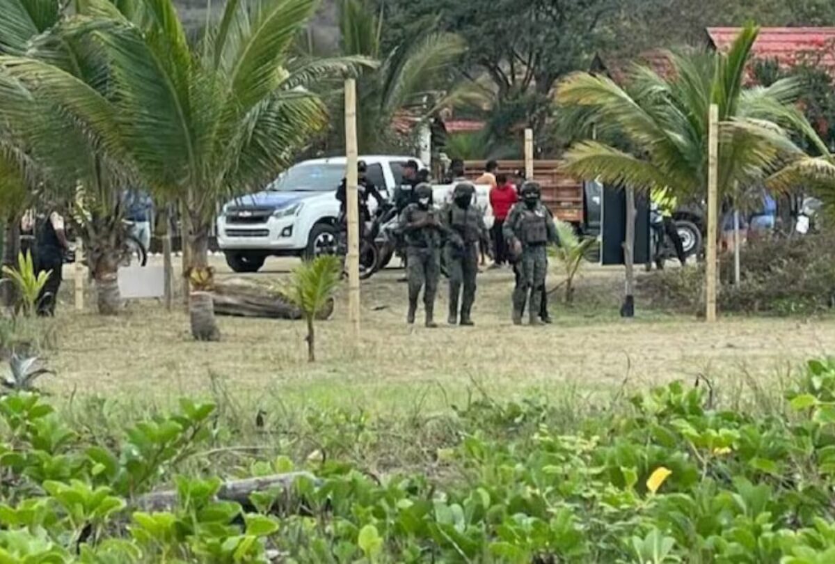 la-policia-custodia-la-zona-donde-fueron-halladas-cinco-cabezas-humanas-foto-cortesiapolicia-nacional-via-el-universo-FGSHJTD2LRHZNBYEQTALHTALQE.jpg