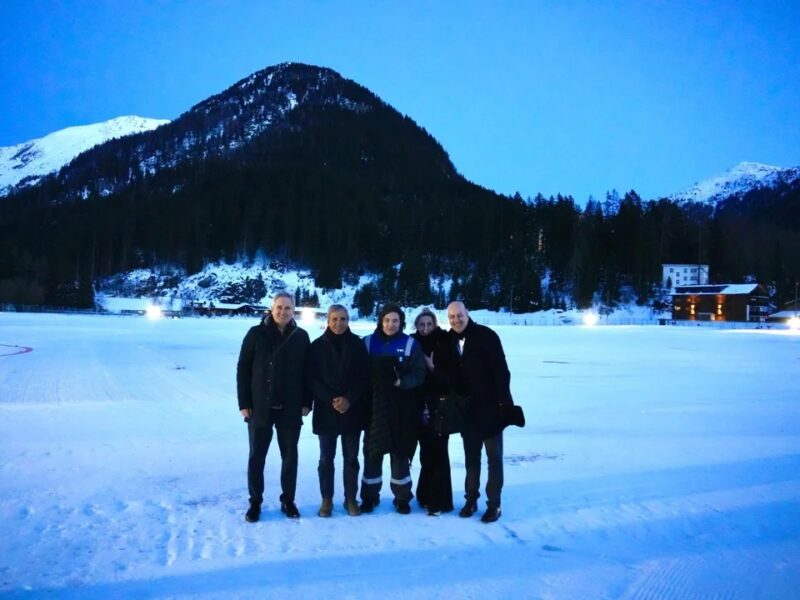 MILEI EN DAVOS.jpg