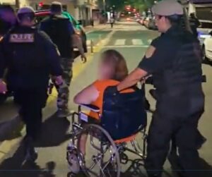 mujer en silla de ruedas.JPG
