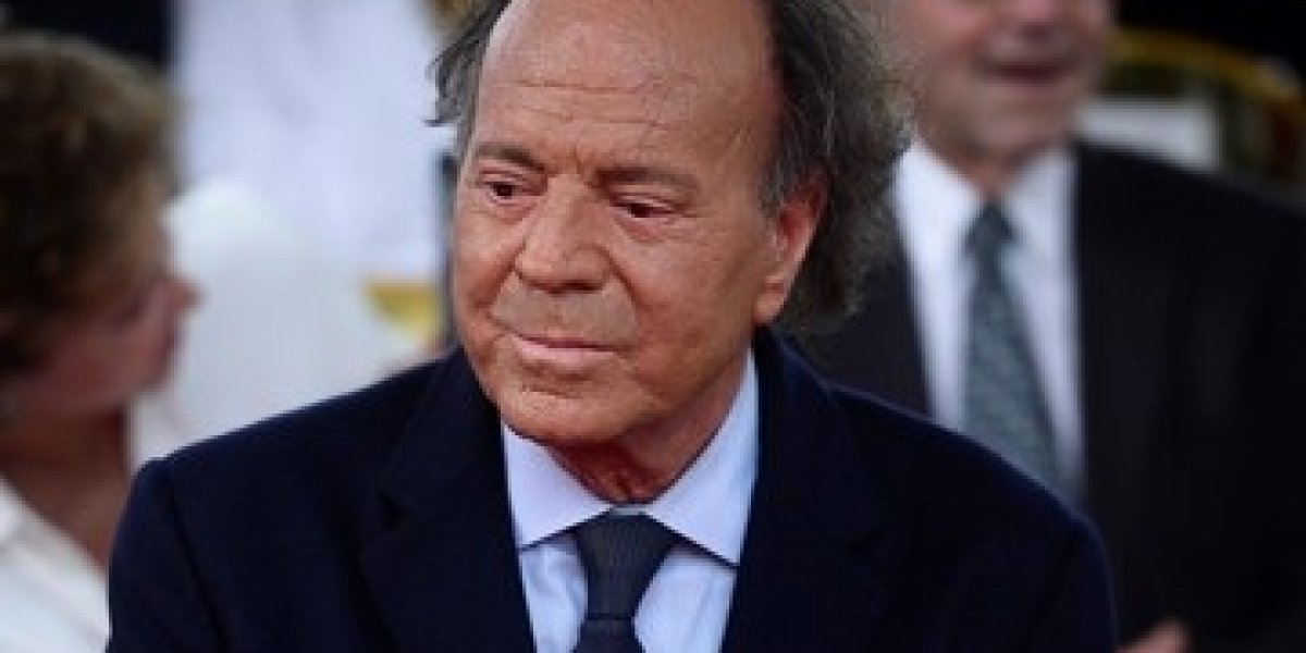 JULIO IGLESIAS.jpg