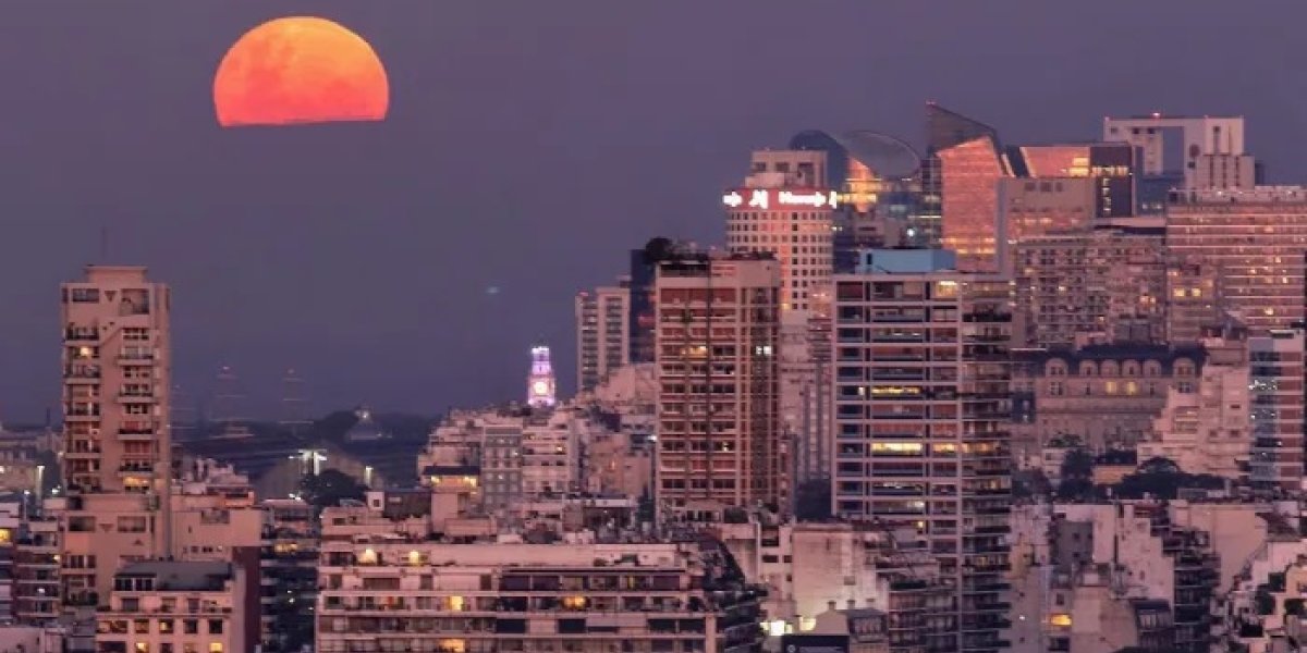 LUNA ROJA.jpg