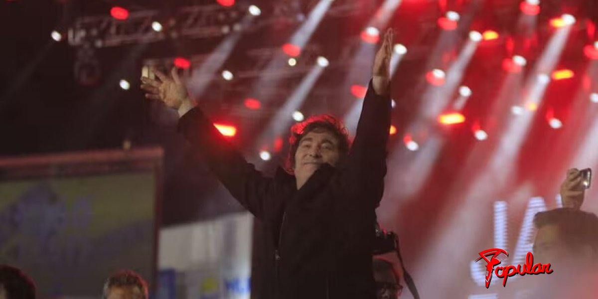javier-milei-canto-junto-al-chaqueno-palavecino-YBHENVR7NVHBZP7LUFTYKWDYRQ.jpg