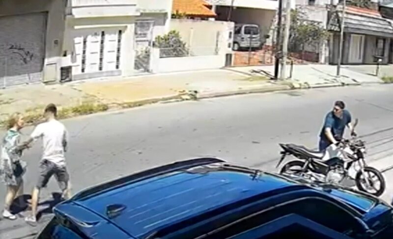 VIOLENTO ROBO.jpg