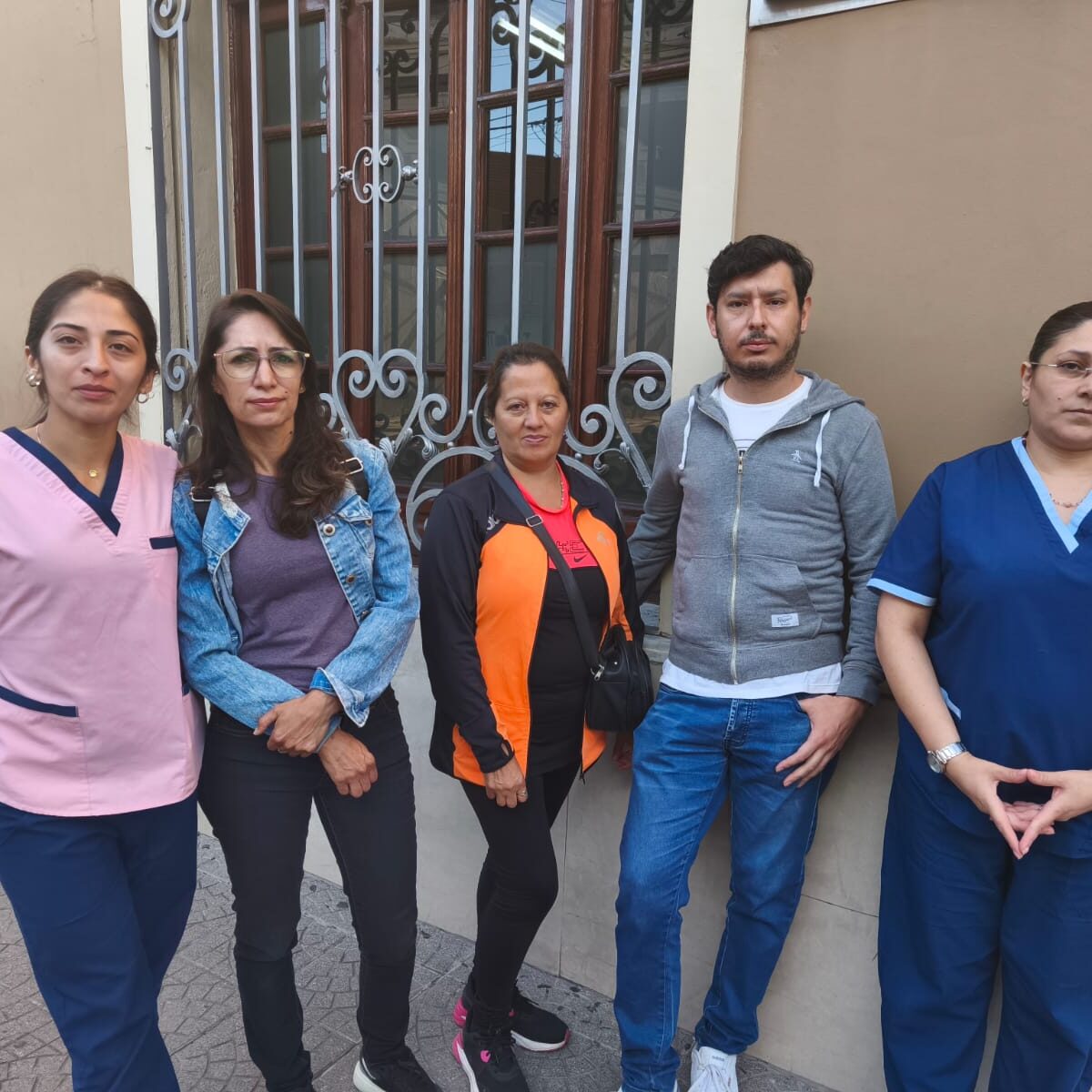 Trabajadores del Instituto Cardiovascular San Luis del Sanatorio Rivadavia reclaman por la falta de pagos de sus sueldos