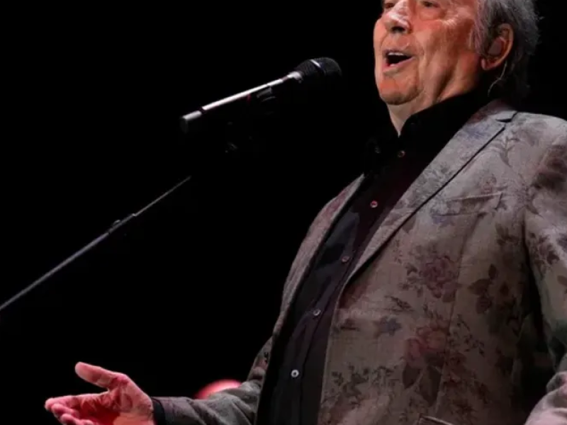 bomba-joan-manuel-serrat-viene-mendoza-la-vendimia-y-recibira-un-doctorado-honoris-causa-la-uncuyo.png