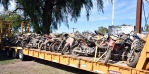 paseo ferroviario.motos.JPG