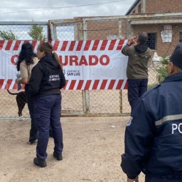 Clausuraron una recicladora clandestina en el barrio 1º de Mayo